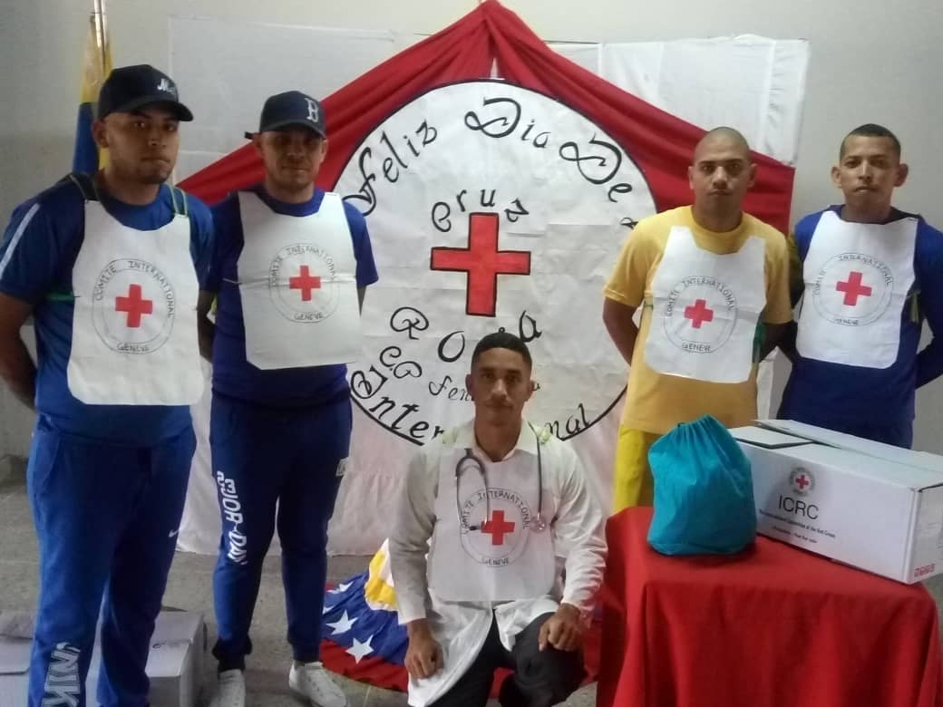 mirelct's tweet photo. #08May||  En el MPPSP, enaltecemos la vocación de quienes forman parte de la Cruz Roja y la Media Luna Roja, los más vulnerables reconocen su abnegada labor humanista a favor de todos los pueblos ¡Felicitaciones!#MadreEsAmor @NicolasMaduro @delcyrodriguezv https://t.co/ycmZL3QlJI