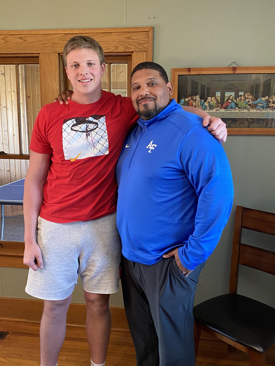 Thank you for taking time to visit me and my family at our house. @CoachWhit_AFA <a href="/AF_FBRecruiting/">Air Force Football Recruiting</a>
