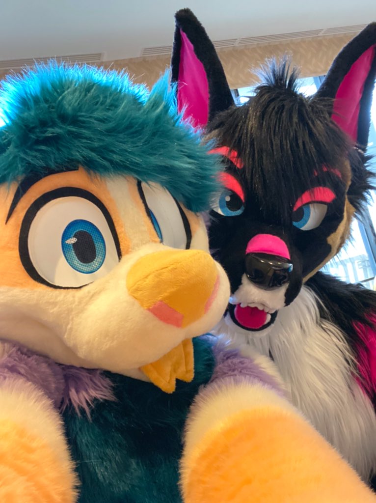 Pink cutie came up to me 💜 <a href="/RaeWorgen/">Rae Worgen @ ???</a>  #fwa2022