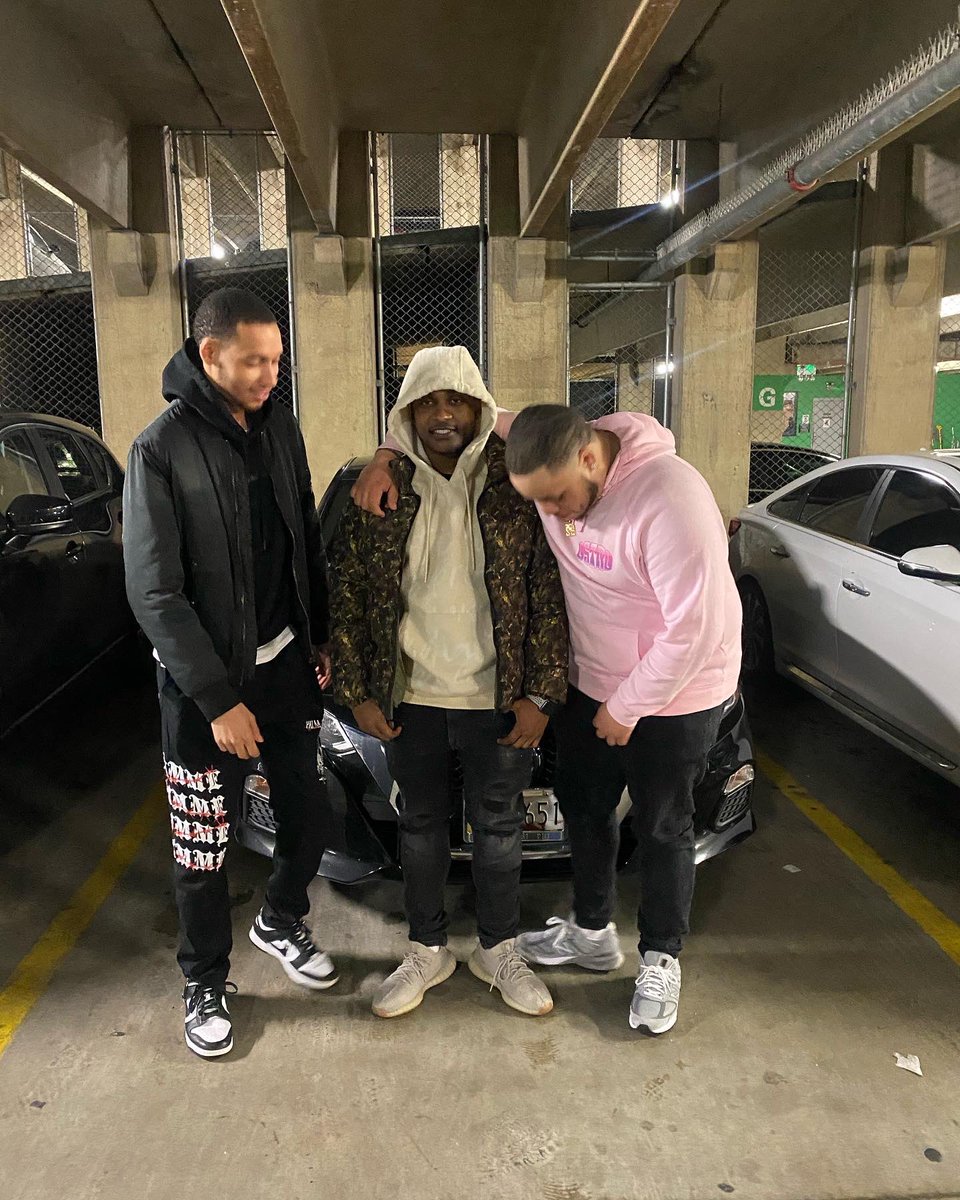 cnm3__'s tweet photo. I do 100 for my dawgs, ain’t worried bout the time 🖤 #KobeYear #LLDOC https://t.co/ZUKZ57VTNx