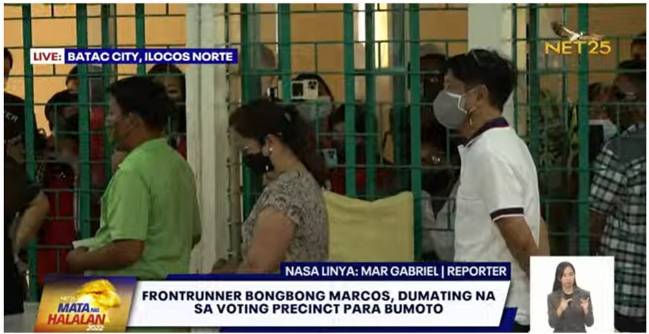 NET25TV's tweet photo. BBM ,kasalukuyang pumipila para mai-feed ang kaniyang balota sa vcm. #NET25MataNgHalalan https://t.co/dsbwjIgloX