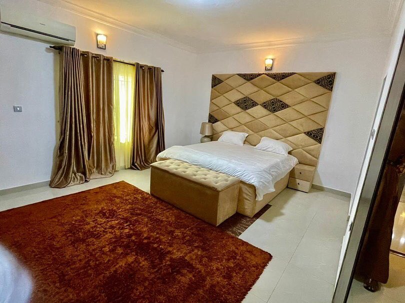Ellasecrets12's tweet photo. @Mochievous Yes.. A little kindness indeed goes a long way❤️ I have Shortlets apartments available for bookings in Lagos and Abuja https://t.co/KKjBAKkq5w
