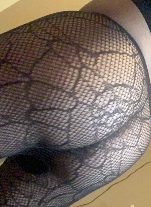if anyone would like to buy pics of my fat ass or dick too i can do it for $3 <3 dm us<33 -🍑 #sellingcontent<a href="/tag/fishnets"class="tags"><span>#fishnets</span></a><a href="/tag/ass"class="tags"><span>#ass</span></a><a href="/tag/nsfw"class="tags"><span>#nsfw</span></a><a href="/tag/sellingcontent"class="tags"><span>#sellingcontent</span></a><a href="/tag/nsfwtwt"class="tags"><span>#nsfwtwt</span></a>
