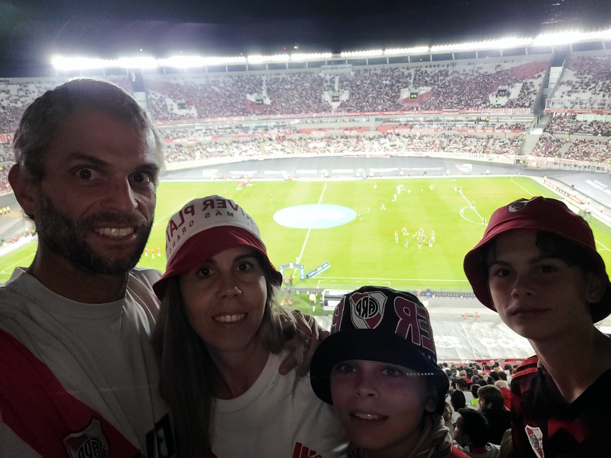LuchoRamis's tweet photo. #fotomonumental https://t.co/yFO5CH98gJ
