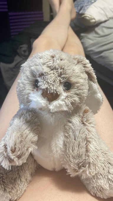 Got my bunny https://t.co/QUWohLV4tL