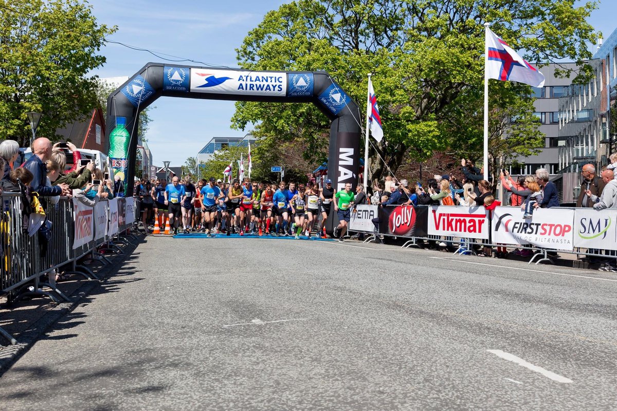 THmarathon's tweet photo. Five weeks to go.
The final countdown has begun. In only five weeks the race starts in lovely surroundings in the city centre. Will you be there? https://t.co/Iibjzxpd3i