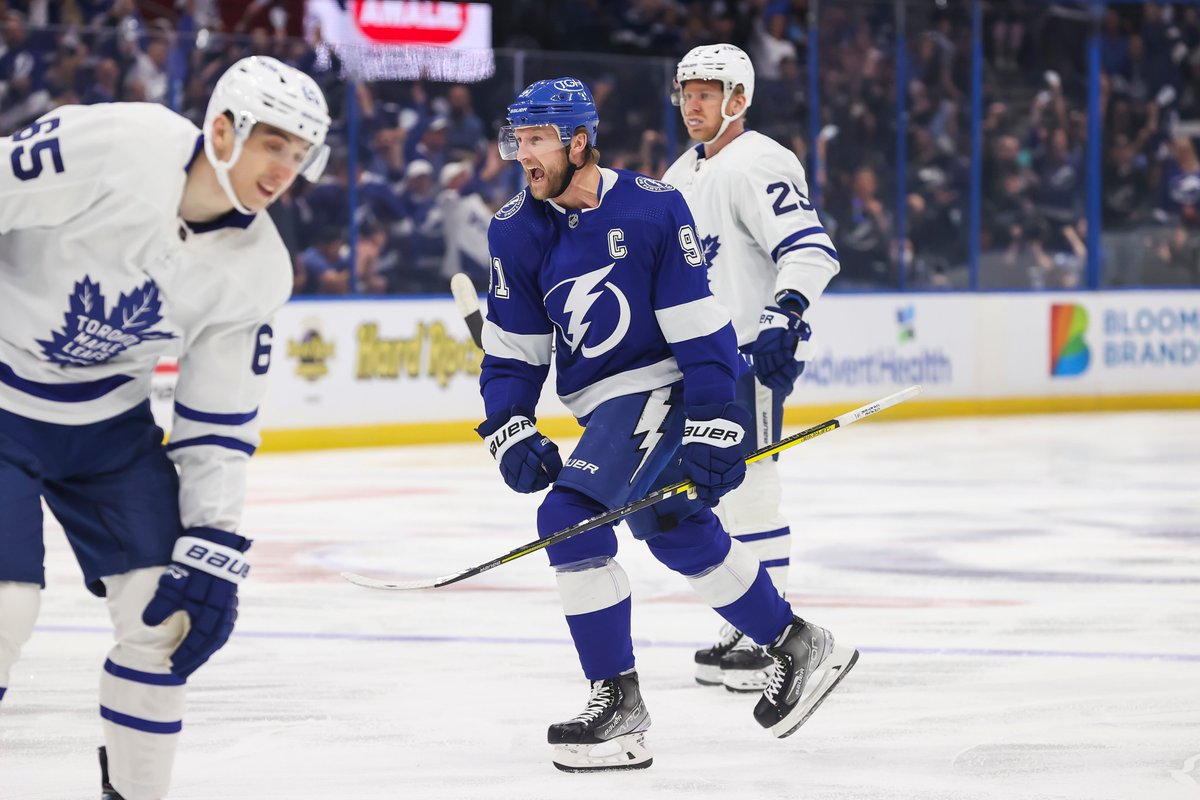 TBLightning's tweet photo. Would y'all say the boys are buzzin'?? https://t.co/DAIhk9UXfd