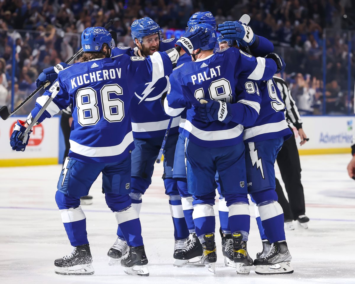 TBLightning's tweet photo. Would y'all say the boys are buzzin'?? https://t.co/DAIhk9UXfd