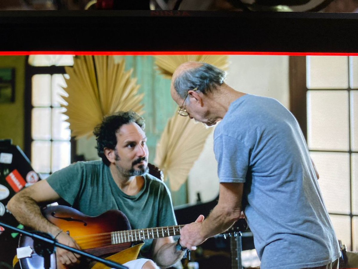 MangofishS's tweet photo. For about 50 years people have been asking, "will the circle be unbroken?" Here is evidence that it's still intact. @JohnMcEuenNGDB and Les Thompson sharing with Billy Herron and Juan Diego Sánchez in Panama. https://t.co/g4H2xHhY1U