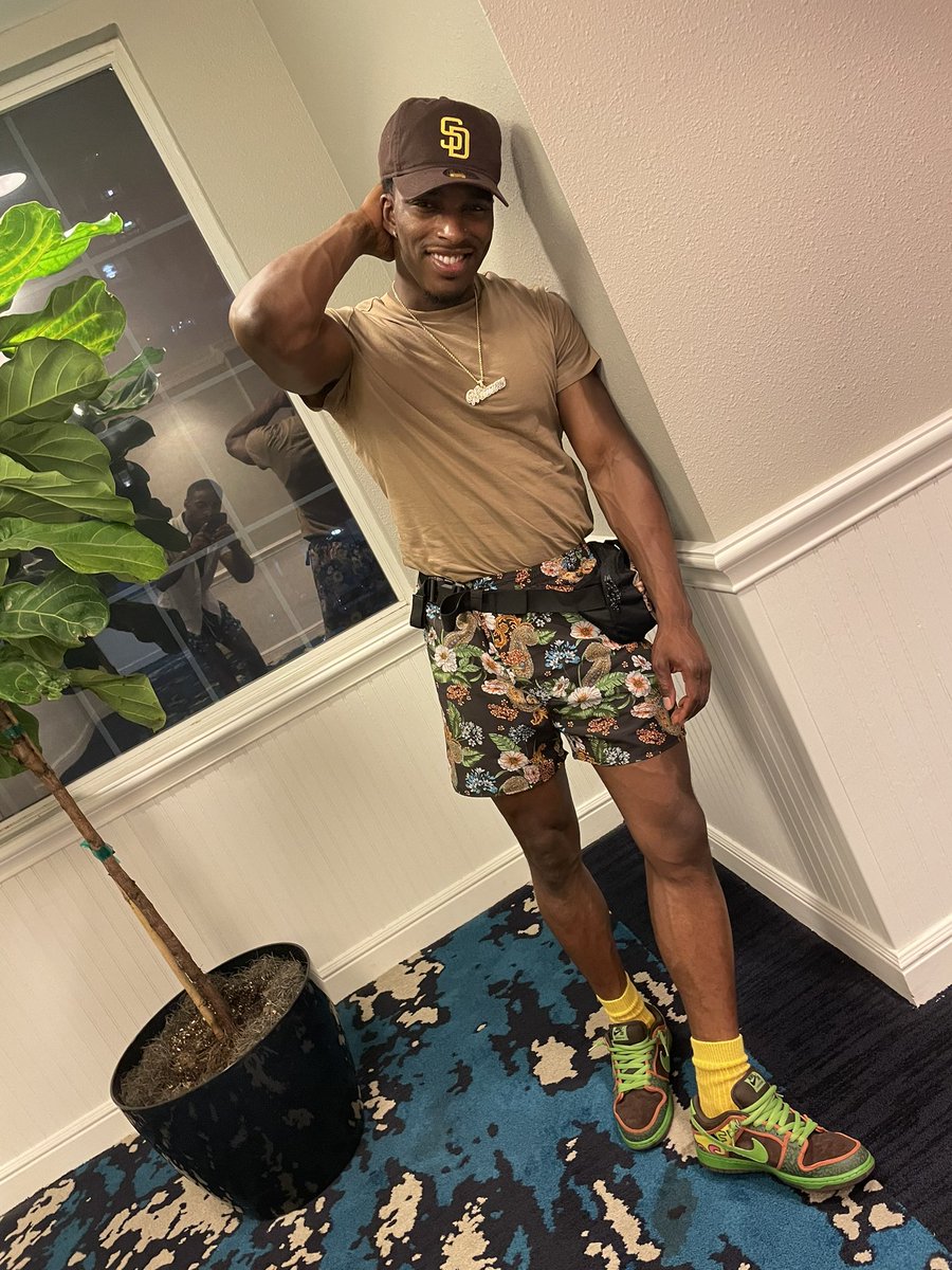 Akeem___Ali's tweet photo. Leader of the Hoochie Daddies. 🤎 https://t.co/sMyiybaSE0
