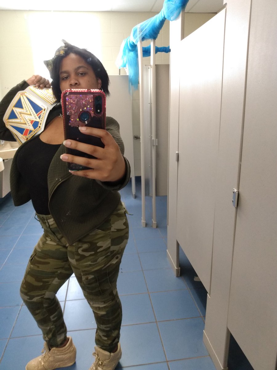 TMNTHAIRBOWS's tweet photo. @LaceyEvansWWE who do you think wore camo better?💪🪖 https://t.co/GvqSk5NI3v