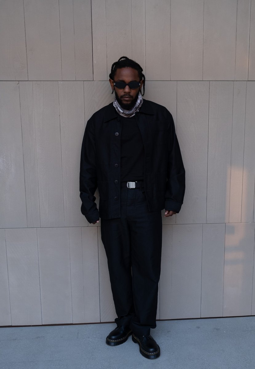 Spotify's tweet photo. It's official. King Kendrick is back 👑 https://t.co/QrD6TaiSBY https://t.co/lAJPtvaJtb
