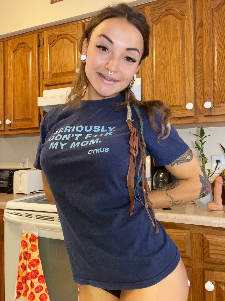 Your favorite girl next door on Twitter "RT pizzapussypie RT if I’m your favorite MILF.. then