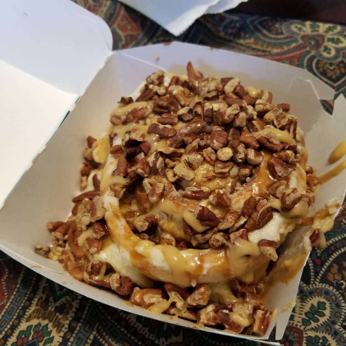 ChrisTheITGuy's tweet photo. Got my @Cinnabon today. This weekend's streams were amazing! Saturday was a day of untold kindness, and Sunday was another amazing, fun day. Happy Momma's day to all the amazing moms out there! https://t.co/HJ9M2Or8te