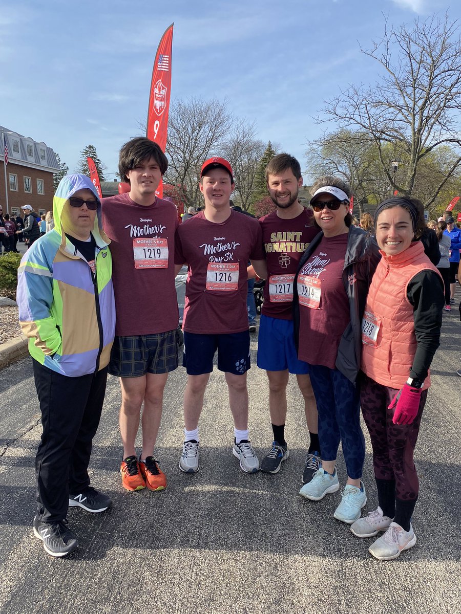 LewisAnneMarie's tweet photo. Nothing says “I love my Mom” more than running a 5k with her bright and early on Mother’s Day. We had some big winners today! #runwithmom #mothersday #5krun #narrator #audiobooknarrator #narratorlife #narratorlifeoutsidethebooth https://t.co/tT38GTVfck
