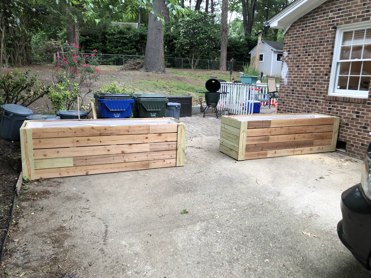 LbrLedger's tweet photo. @Jawn_Wick23 @SpaceKongCDR A clever (if I do say so myself) way to close off the backyard fence across the top of the driveway with two giant garden boxes and gate between them. 

Still not done but getting there… https://t.co/Si1QpePq1C