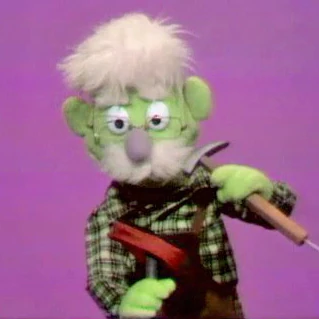 MuppetWiki's tweet photo. ...Mildly interesting discovery during this process: Jerry Nelson performed these shoemakers for "People in Your Neighborhood" less than two years apart. One is a green AM, the other lavender, and he used different voices for them. #MuppetFacts https://t.co/UfFst3klyQ
