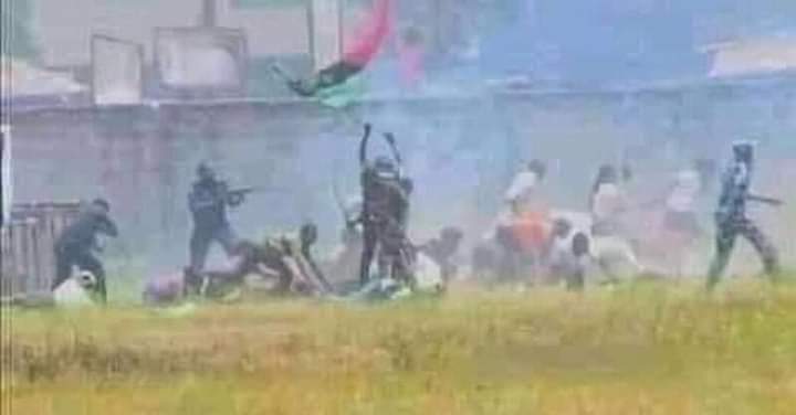 MaziUbaOfficial's tweet photo. No matter how u hate IPOB led by Mazi NnamdiKanu remember to tell the story from the beginning. #IPOB have maintain her peaceful nature till date.
#Amnesty #nigeria #usa #un #UnitedNations #africa #FreeNnamdiKanu #FreeBiafra #EndNigeriaNowToSaveLives #EndNigeriaNow #uk @UN @hrw https://t.co/YCm7gN92GN
