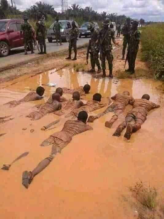 MaziUbaOfficial's tweet photo. No matter how u hate IPOB led by Mazi NnamdiKanu remember to tell the story from the beginning. #IPOB have maintain her peaceful nature till date.
#Amnesty #nigeria #usa #un #UnitedNations #africa #FreeNnamdiKanu #FreeBiafra #EndNigeriaNowToSaveLives #EndNigeriaNow #uk @UN @hrw https://t.co/YCm7gN92GN