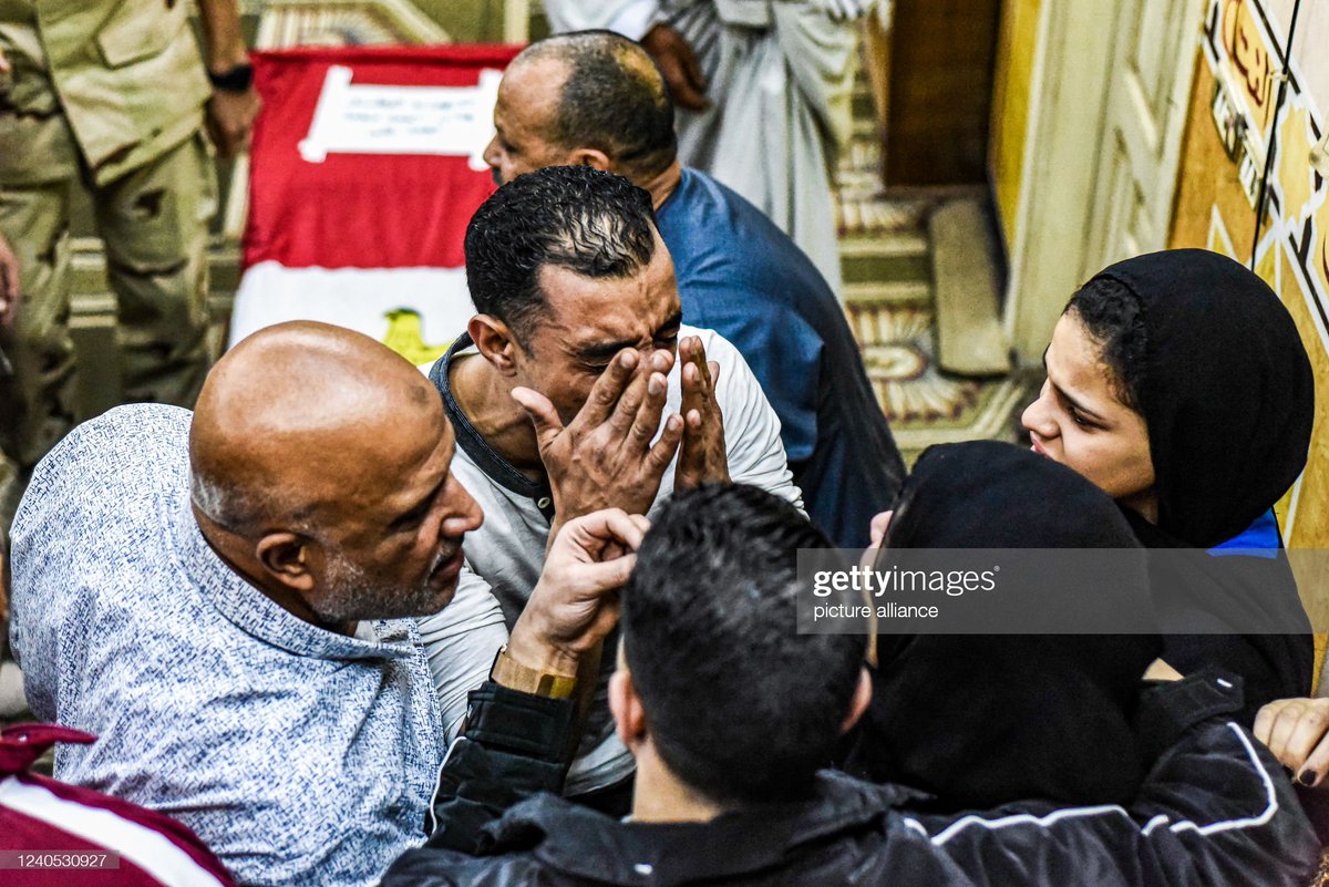 sayedhassan1207's tweet photo. Funeral of soldier killed during terrorist attack near Suez Canal
photos :Sayed Hassan/ dpa 
@dpa_intl @dpa @dpa_live https://t.co/PSMlQZNCHm