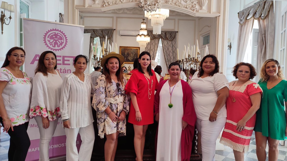 AnaLau_ara's tweet photo. Ratificación por segundo año de nuestra Presidenta AFEET Yucatán  Claudia Sosa, y de nuestra Mesa Directiva para el año 2022. 

Por una año de éxito con mujeres maravillosas en la industria Turística.

#TodasSomosAFEET #Turismo
#MujeresInspirandoElTurismo #AFEET #AFEETYucatán #MX https://t.co/te6MqBTiSN