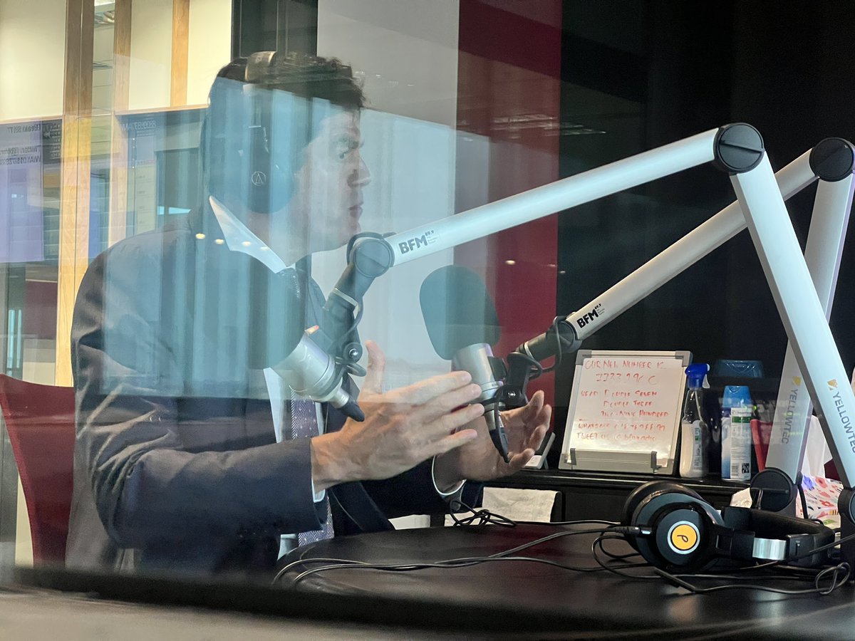 EUinMalaysia's tweet photo. 🇪🇺 Ambassador @MichalisRokasEU speaking live now on @BFMradio #BreakfastGrille in conjunction with #EuropeDay #EuropeDay2022 https://t.co/RsNUweCikQ