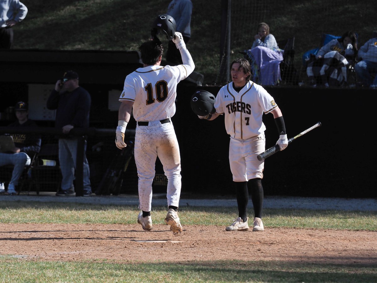 DePauwAthletics's tweet photo. Results from today's competition:
⚾ The @DePauwBaseball team swept the Gators clinched the #4 seed &amp; face #1 seed DEN in the @NCAC tourney on 5/12 @ 3 pm 
🧵1/2
#TeamDePauw #DNQ #d3baseball https://t.co/2LrPGK1pow