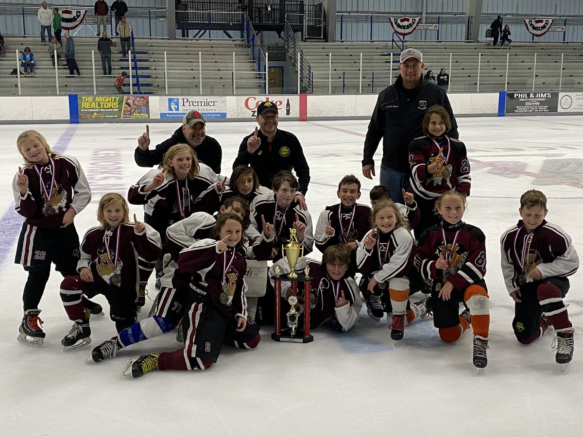 GarnetValleyIHC's tweet photo. Garnet Valley Elementary A, DSHL Champions!!! Way to go Jags. Congrats on an Undefeated season. #GoJags #Champions @GVAthletics https://t.co/Nxt4V4dhob
