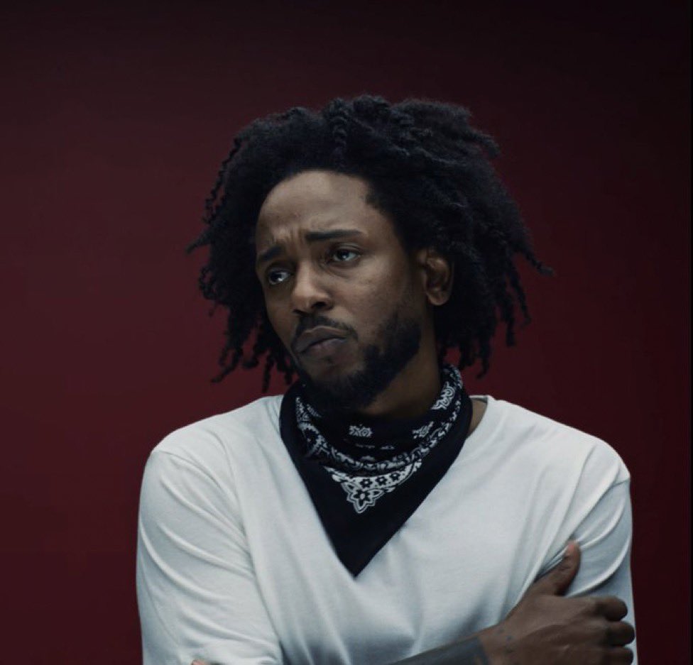 blondedzero's tweet photo. Interesting, so he had 6 deepfakes in the video: Will smith, OJ Simpson, Nipsey Hussle, Kobe Bryant, Jussie smollet and Kanye West.

They all have their hands on the single cover and they are all prominent black men in pop culture

This all gotta have some sort of meaning  tbh 🤷‍♂️ https://t.co/agJHjmkqfO
