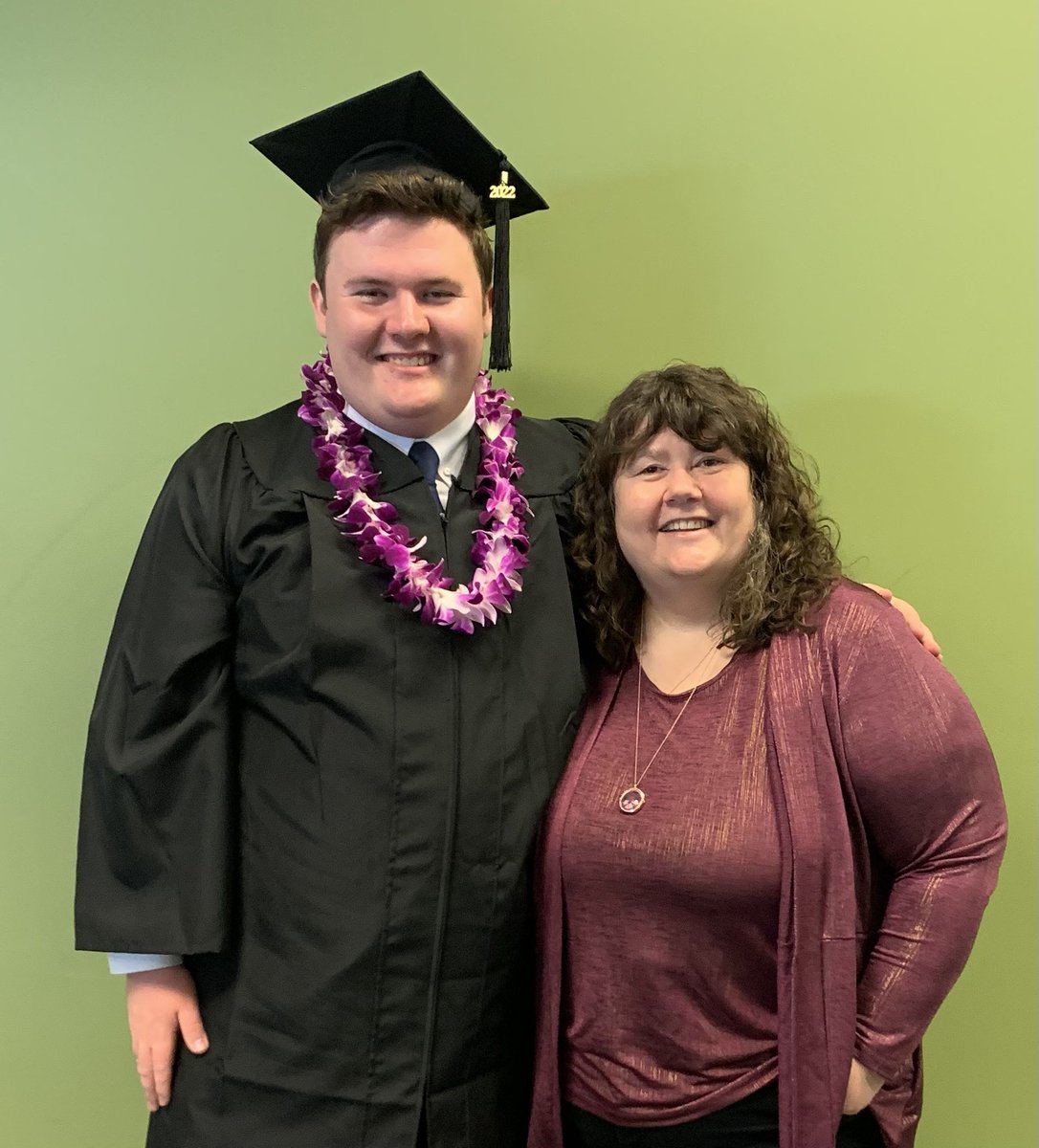 eaglejoy11's tweet photo. #graduation #proud-mama #HappyMothersDay https://t.co/JkswQDOBBe