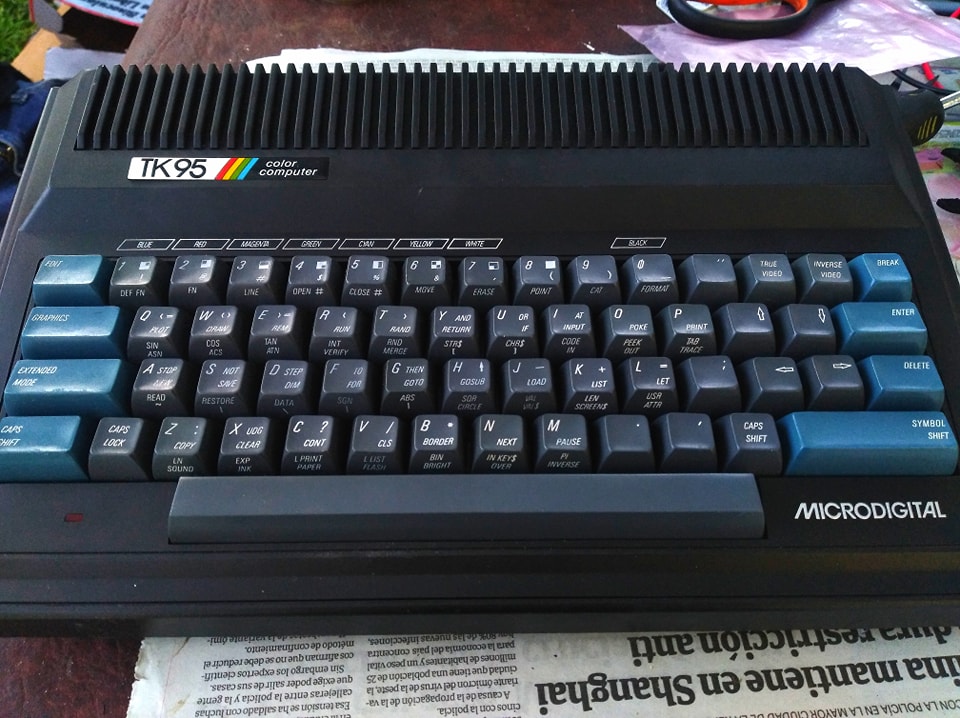 retrocidad's tweet photo. Tarde de Domingo: Cacharreo con la Microdigital TK 95
#ZXSpectrum #Microdigital #Cacharreo https://t.co/R8N7S35YPN