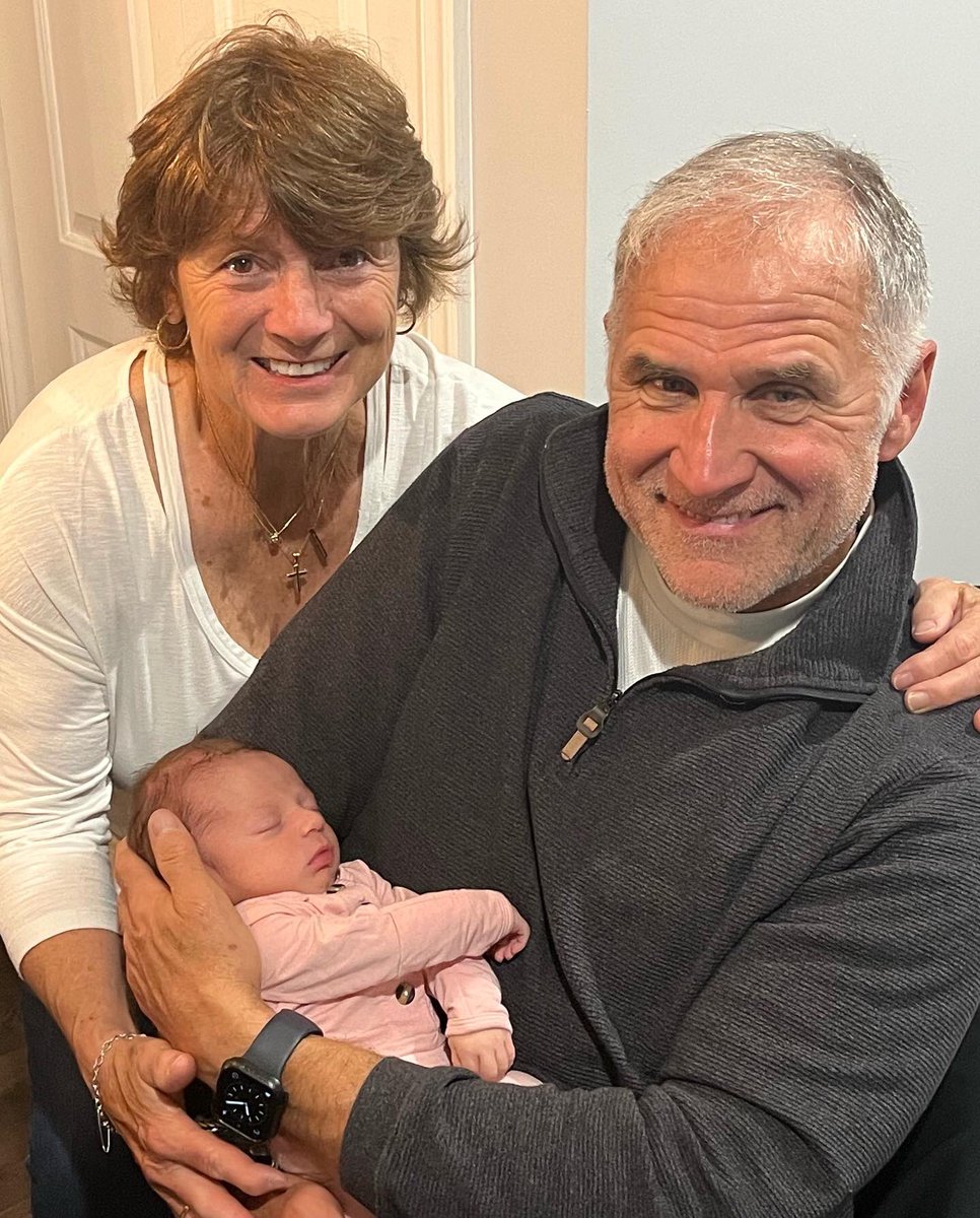 SharleanGrins4's tweet photo. Welcome to the family Sloane! We love you💝 https://t.co/HXeBU2lh8Y