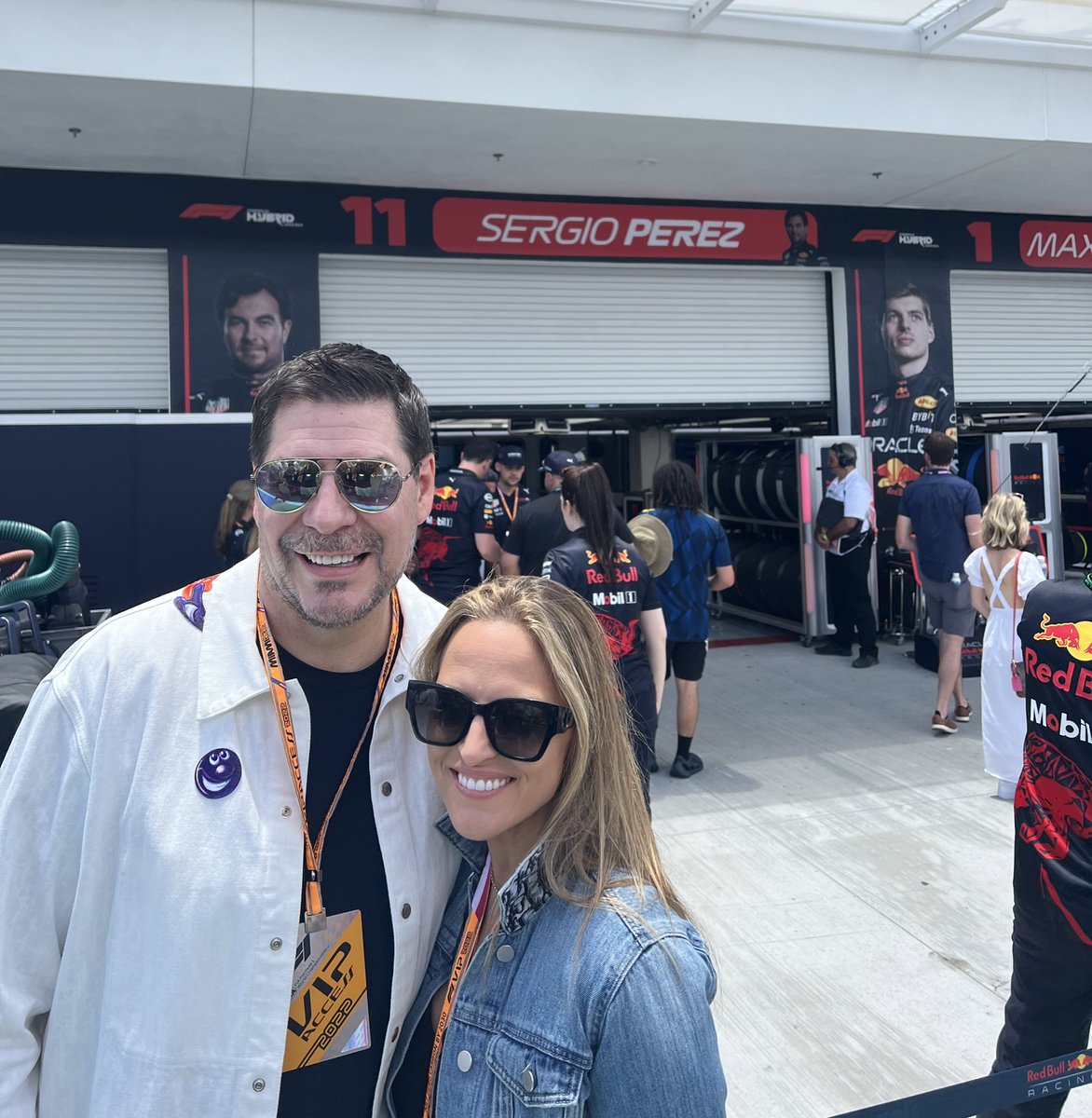 marceloclaure's tweet photo. Siempre Apoyando a #checoperez 🇲🇽 #formulaonemiami https://t.co/HNWYbTCrtN