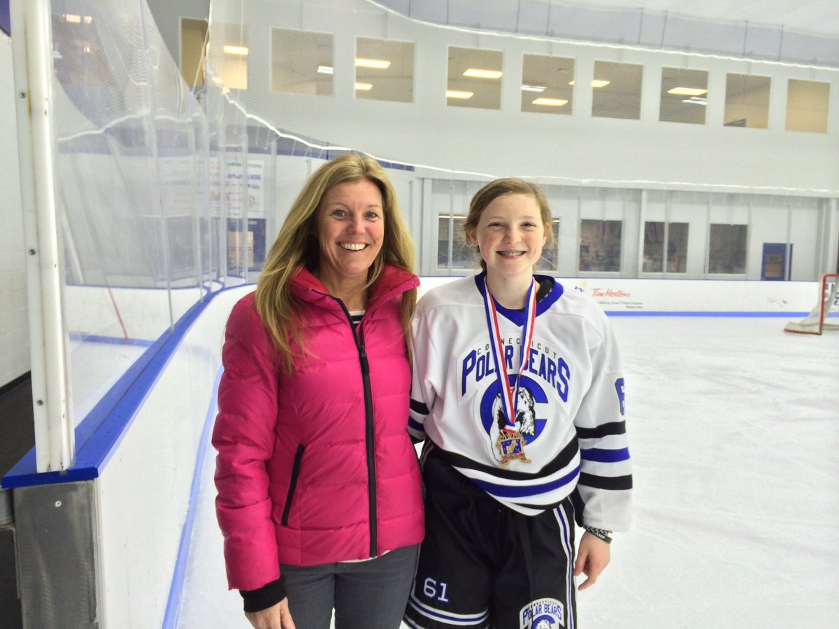 Holy Cross Women's Hockey tweet media