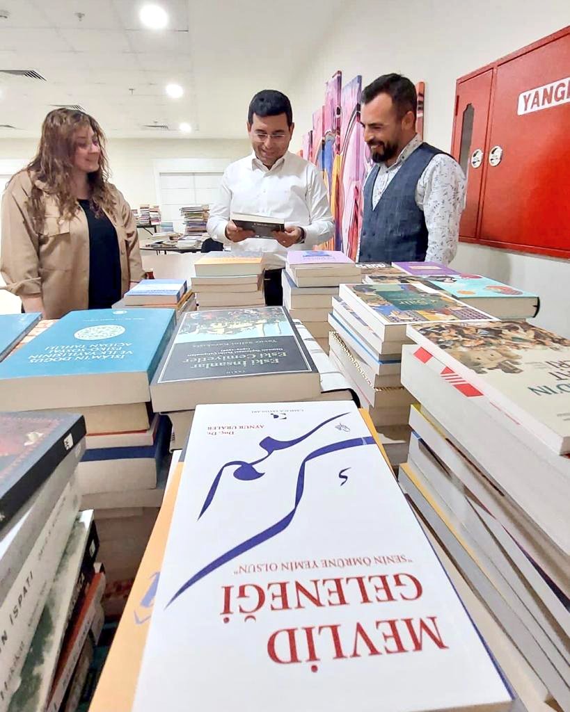 HTutuncu's tweet photo. Çeşitli ilgi alanlarına ait yeni gelen yüzlerce ilk basım kitap çok yakında Cemil Meriç Kütüphanesi raflarında olacak. Bizim mesai devam ediyor. https://t.co/tQAJCkdSse