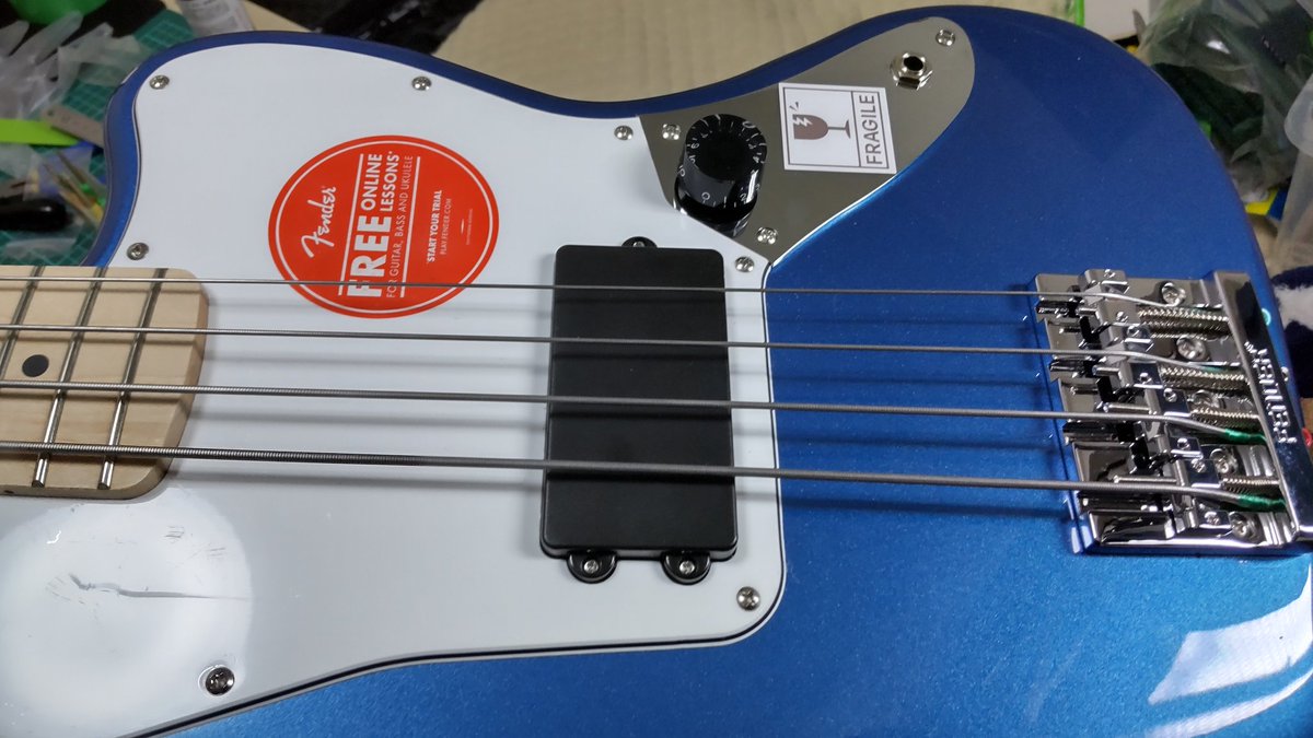 sampling_INO's tweet photo. 3年か4年前に買った弦を張って
オクターブチューニングをして。
出来ましたー
#Fender
#Squier
#Affinityseries
#Jaguarbass https://t.co/dlYgWZrhkE