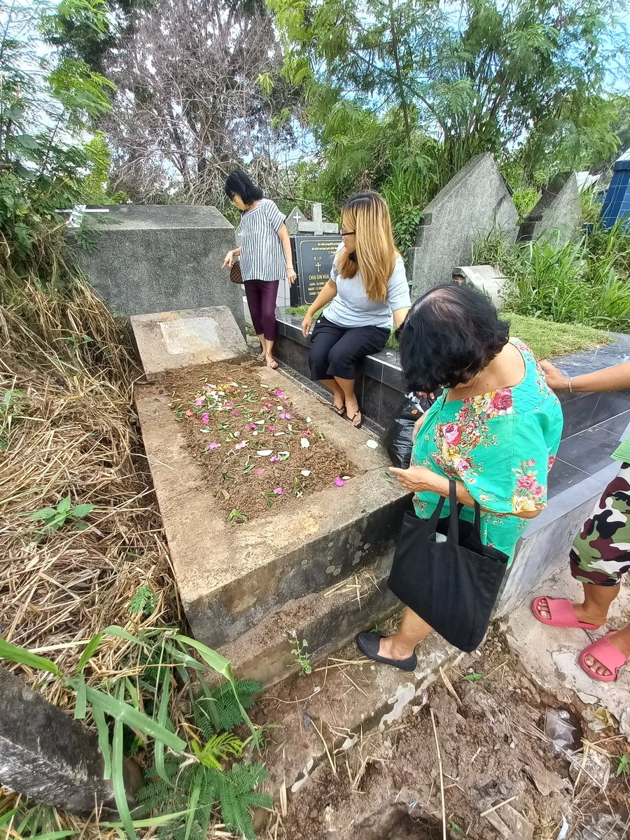indralim83's tweet photo. ziarah makam kucik https://t.co/iHOnbhUqoz