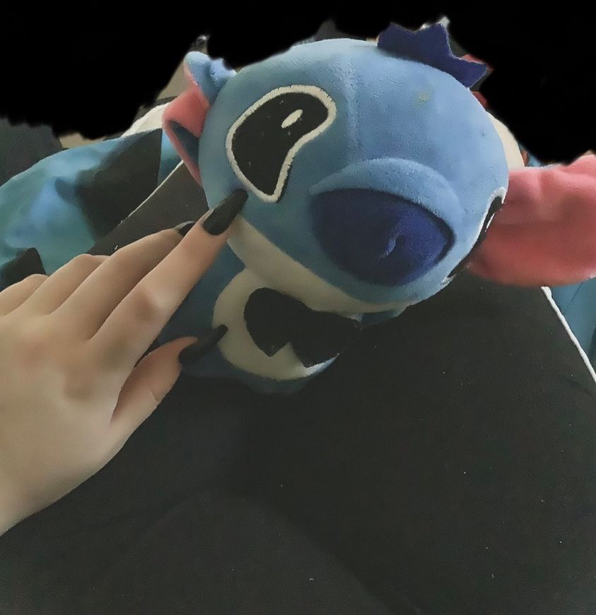 milky_m0chi's tweet photo. #corpsetwtselfieday uhmnn these are a bit old buuut like #onlystrands and #onlyhands 😭😭😵‍💫 ++ since there’s only a few games left I’ll be able to get ready for a proper selfie https://t.co/pwbxRp7qSv