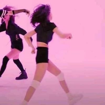 ibabyflower's tweet photo. Mira que tablas se ven blackpink untalented. Tienen miedo de estar fat estás gordofobic por qué solamente siendo putitas anorexicas Teddy les da para su solo un ejemplo claro es Jennie que puede ser la más lazy de su grupo pero tuvo mucha promo en su bored solo al igual que Rose. https://t.co/Iqe5vRD37h