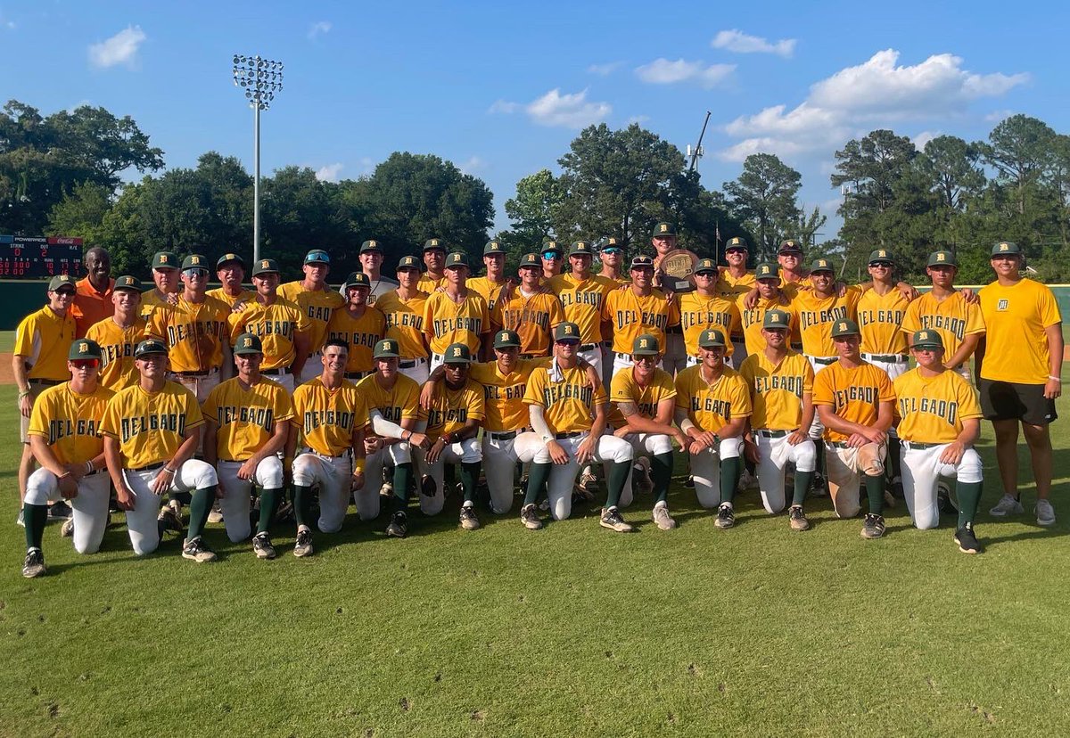 delgadodolphins's tweet photo. A Golden day. ⚾️🏆🐬 https://t.co/KnuHDbJe9j