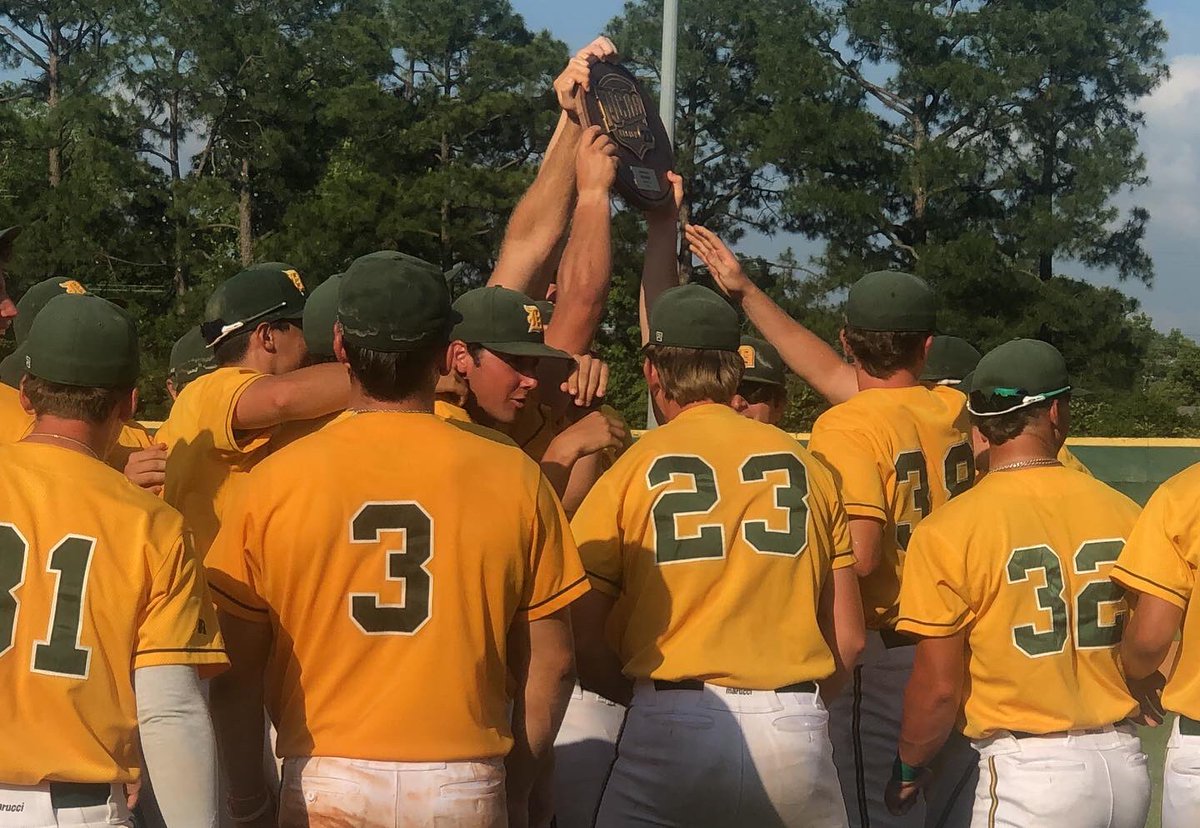 delgadodolphins's tweet photo. A Golden day. ⚾️🏆🐬 https://t.co/KnuHDbJe9j