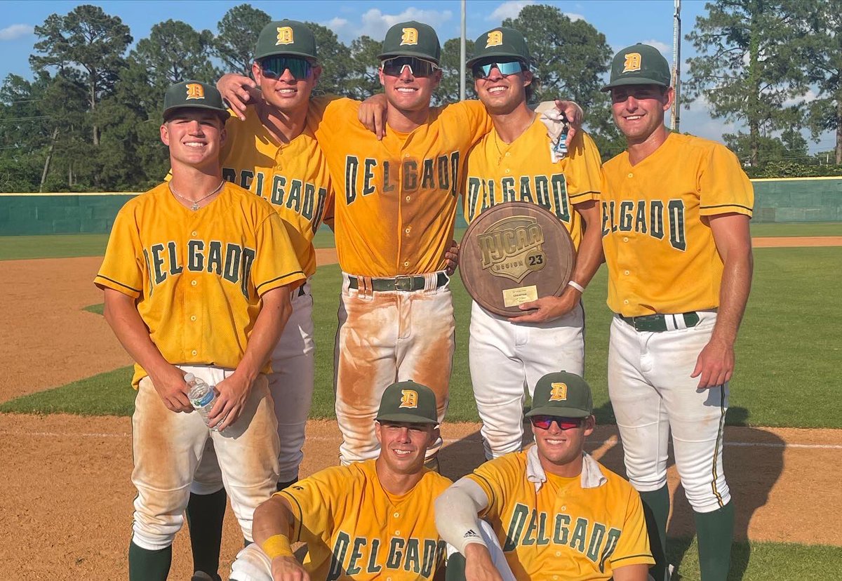 delgadodolphins's tweet photo. A Golden day. ⚾️🏆🐬 https://t.co/KnuHDbJe9j