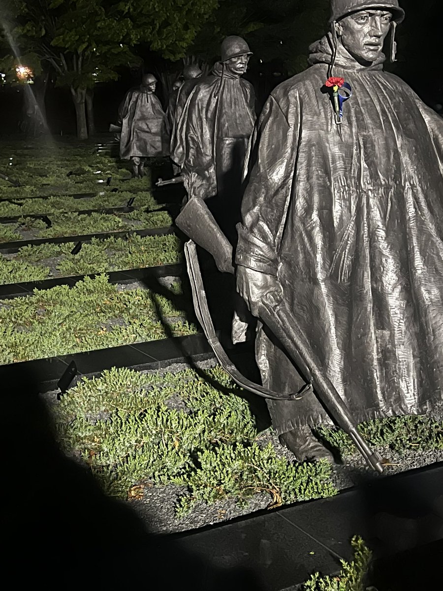 steenhard's tweet photo. Korean Memorial https://t.co/b3hVXLq3R3