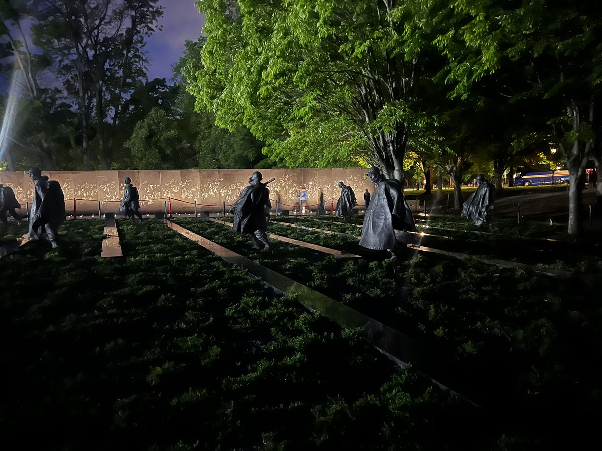 steenhard's tweet photo. Korean Memorial https://t.co/b3hVXLq3R3