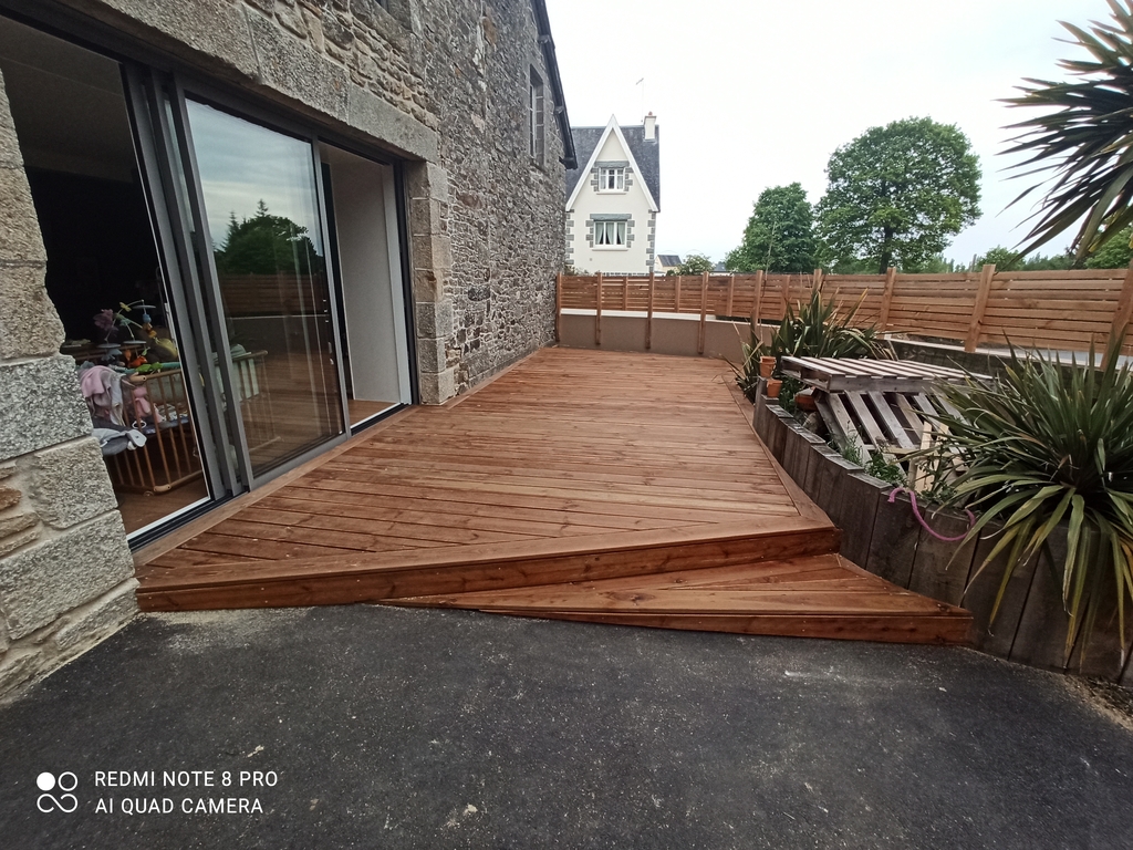 LAirDuBois's tweet photo. "La Terrasse" dans tout les sens par Kev'maker bois https://t.co/3yhrf4s1Go #lairdubois #exterieur #design #jardin #apero #solivage #terrasse_en_bois #boiseux_et_boiseux https://t.co/JmSa8GTWc9