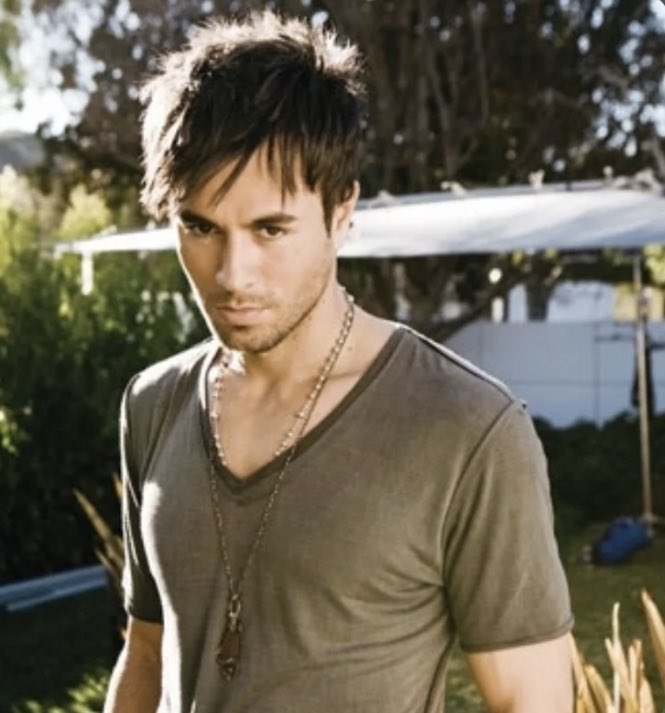 Happy birthday Enrique Iglesias. I wish you wer my mom 