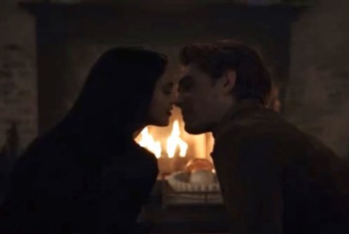chqmbiez's tweet photo. gonna faint…….. bughead and varchie are going to kill me next week #riverdale https://t.co/sCE3oDbOz2