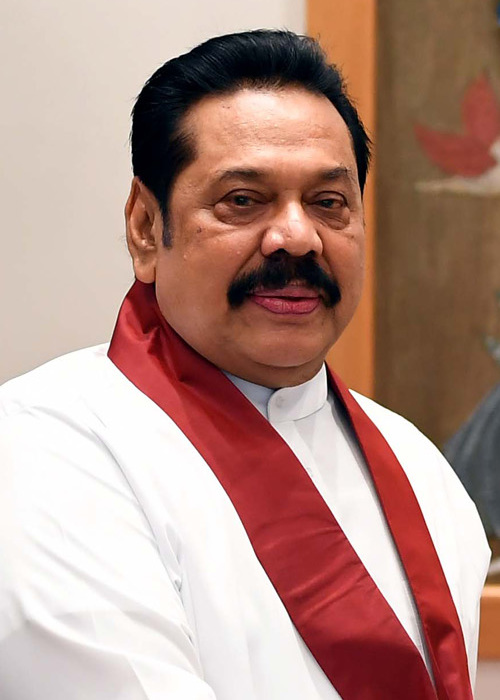 newsdotlk's tweet photo. පොදුජන යහපත වෙනුවෙන් වන කටයුතු වලදී සිදු කළ හැකි ඕනෑම පරිත්‍යාගයක් සඳහා සුදානම් බව අගමැති ප්‍රකාශ කරයි..
#MahindaRajapaksha #lka #srilanka #governmentSL https://t.co/pJ7Y8uTRHf