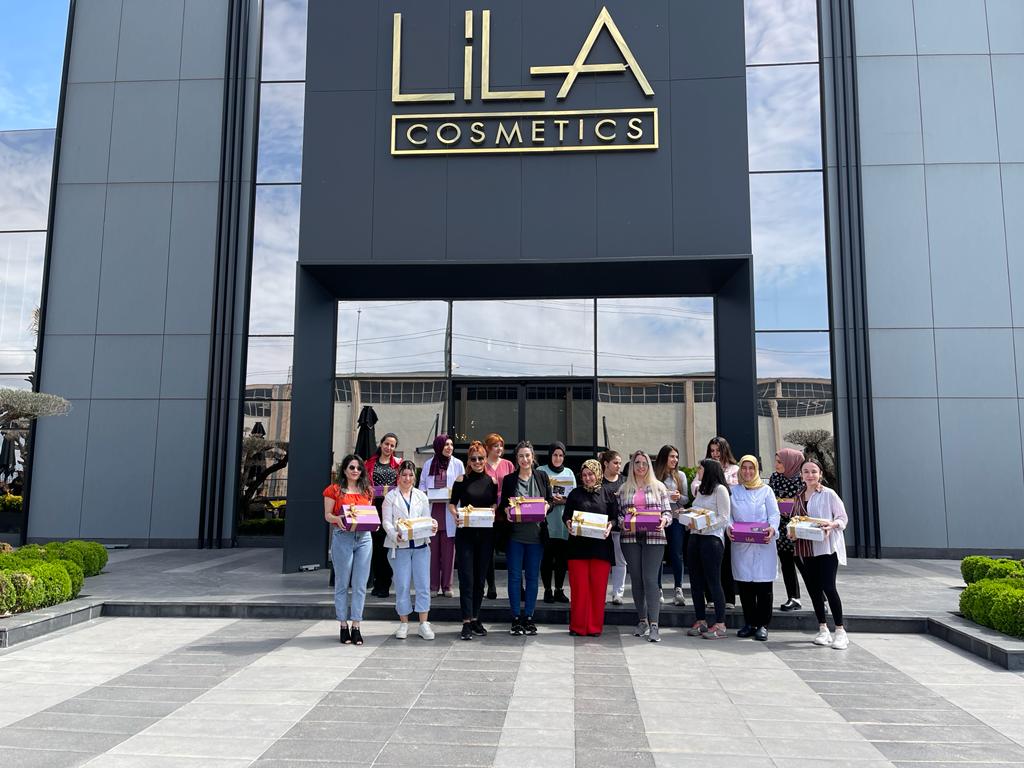 Geçen haftayı güzel bir organizasyon ile kapattık..

Lila Kozmetiğin Anneleri ...