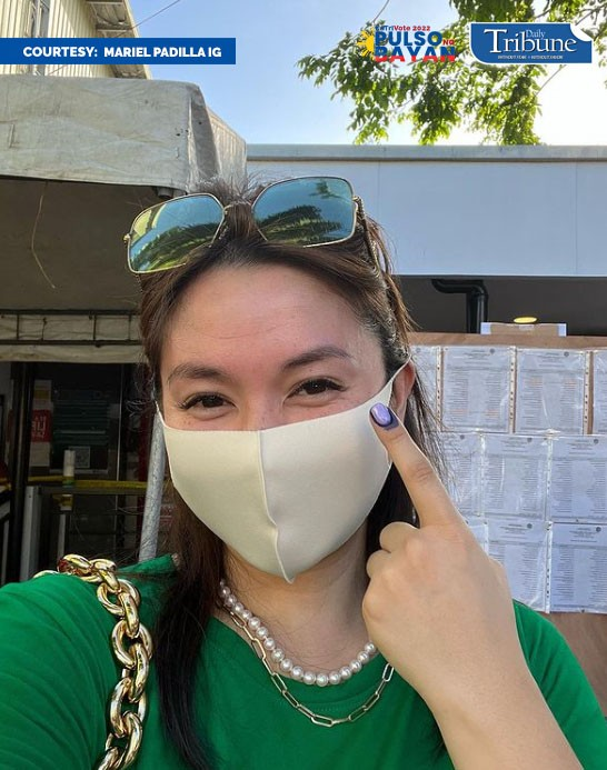 tribunephl's tweet photo. TV host Mariel Padilla, wife of senatorial candidate and action star Robin Padilla, casts her vote early Monday, 9 May, and reminds voters to double check  their poll receipts.

📸Mariel Padilla IG
#MarielPadilla 
#RobinPadilla
#KaTriVote2022
#PulsoNgBayan
#DailyTribune https://t.co/TwMbfE3Q6q